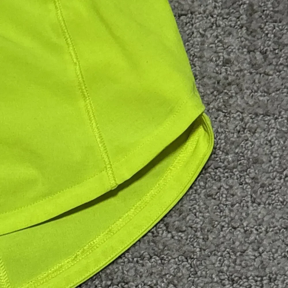 Lululemon Women’s Speed Up Shorts Highlight Yellow 2.5 Inseam Size 4
